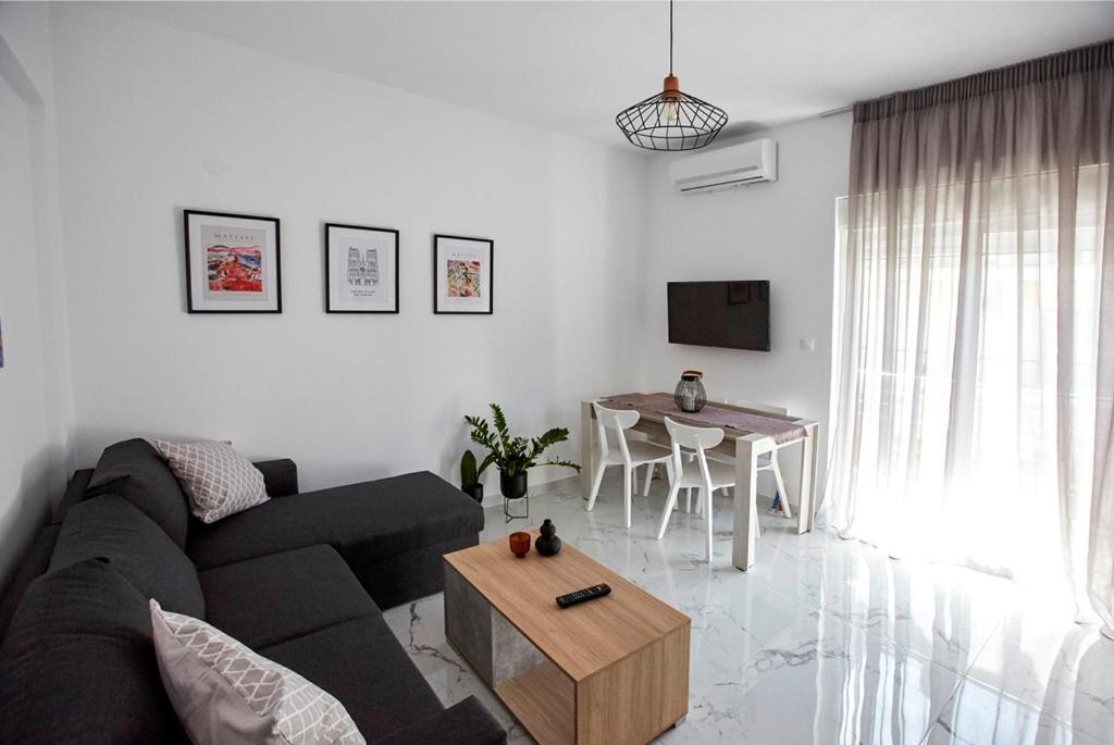 Mg Apartments 亚历山德鲁波利斯 外观 照片
